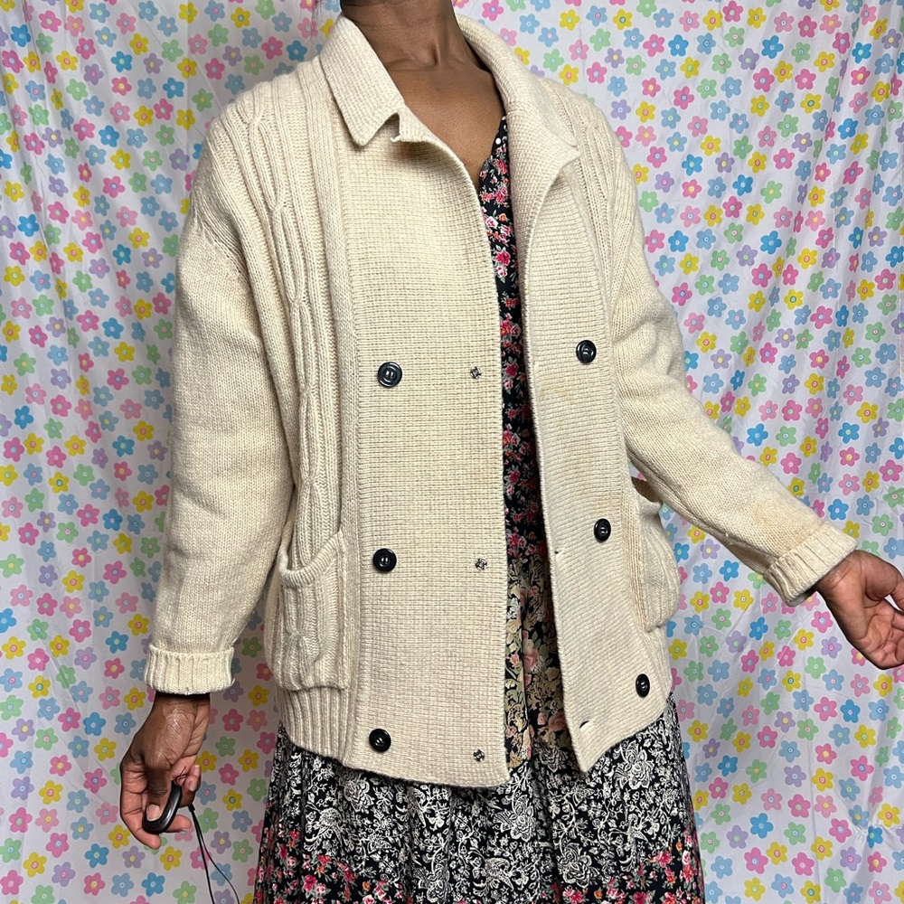Vintage Renown Japanese brand size large. Small stain. Great condition otherwise